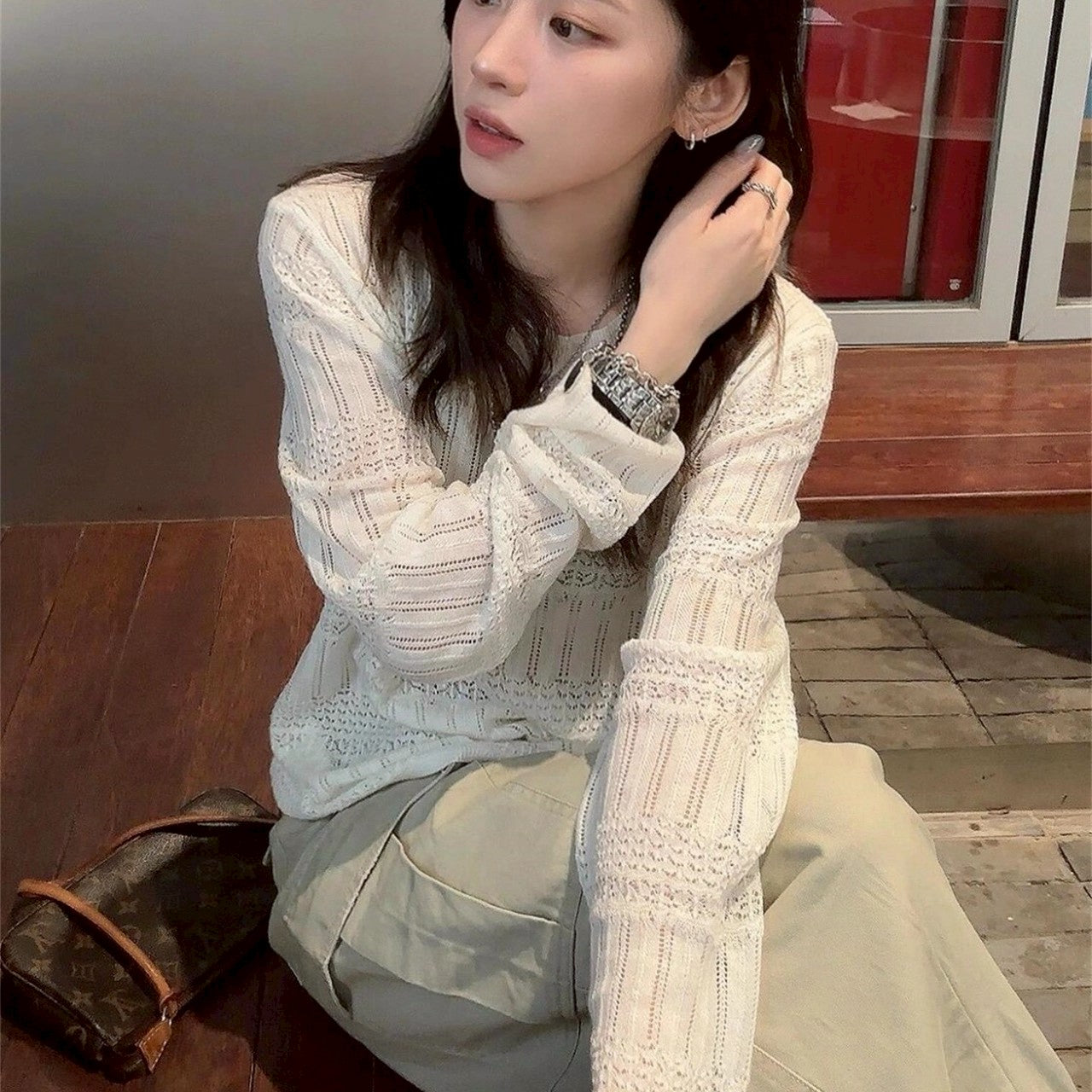 Mon. 淡系老錢 交叉縷空圓領針織薄長袖 白