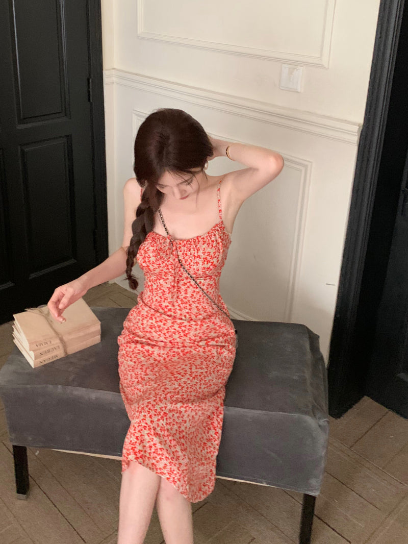 Sat. 碎紅花胸前抽繩性感連身洋裝