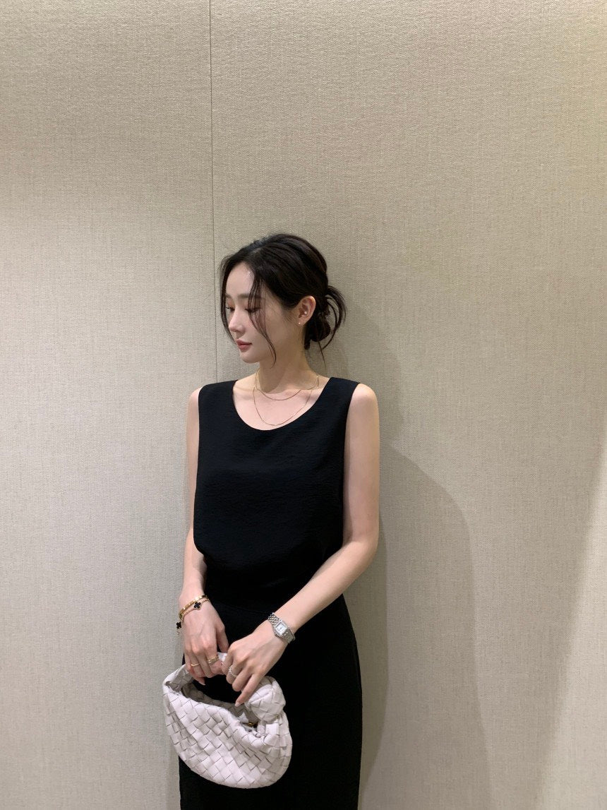Tue. 溫柔鄉簡約圓領背心繫帶半身裙套裝 黑