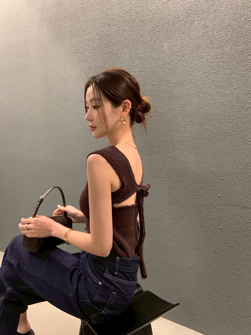 Thu. 氣質小心機 蝴蝶結後綁帶圓領針織背心 卡其/咖色