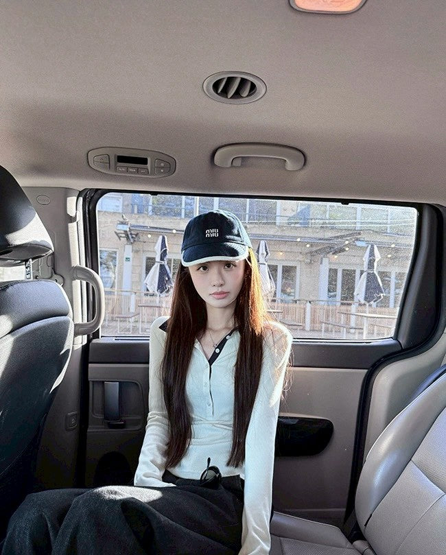 Fri. 智性感撞色polo鈕扣上衣 灰/米