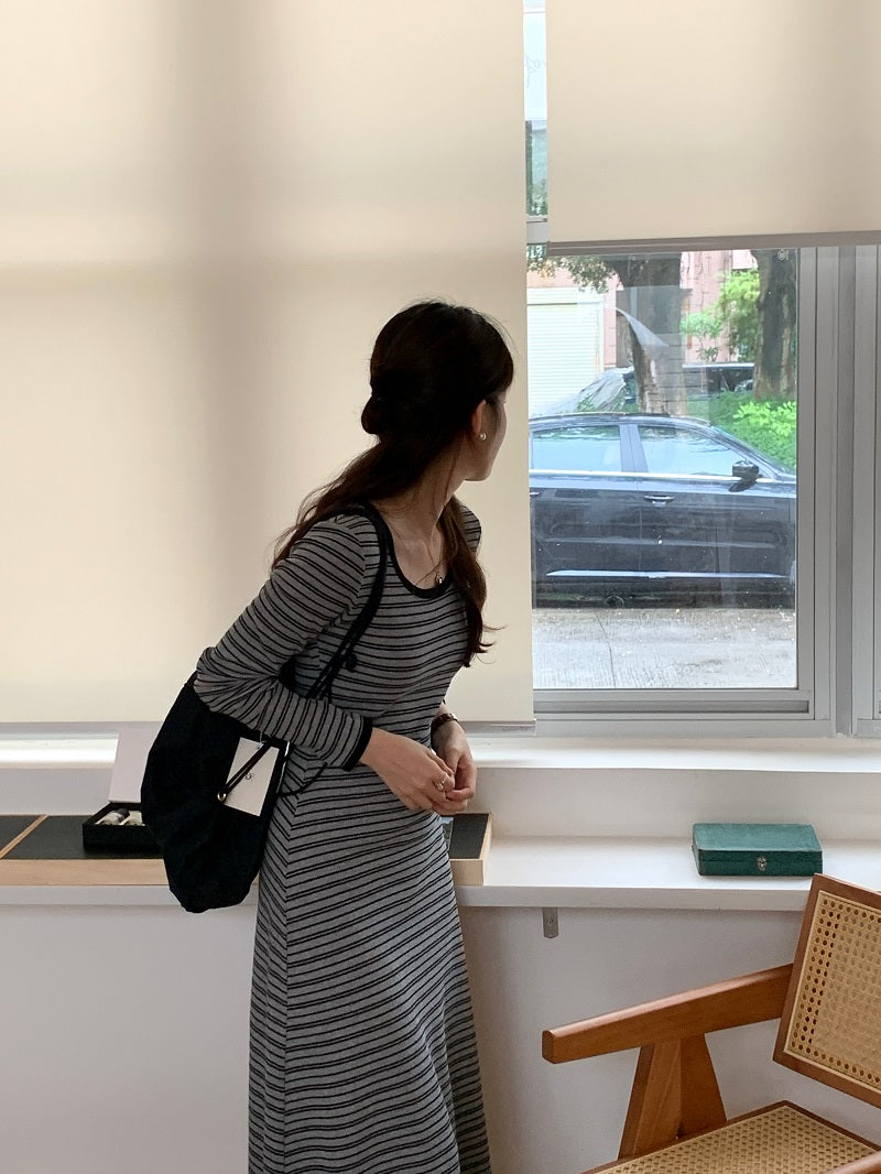 Wed. 彈力條紋連身A字裙 2色