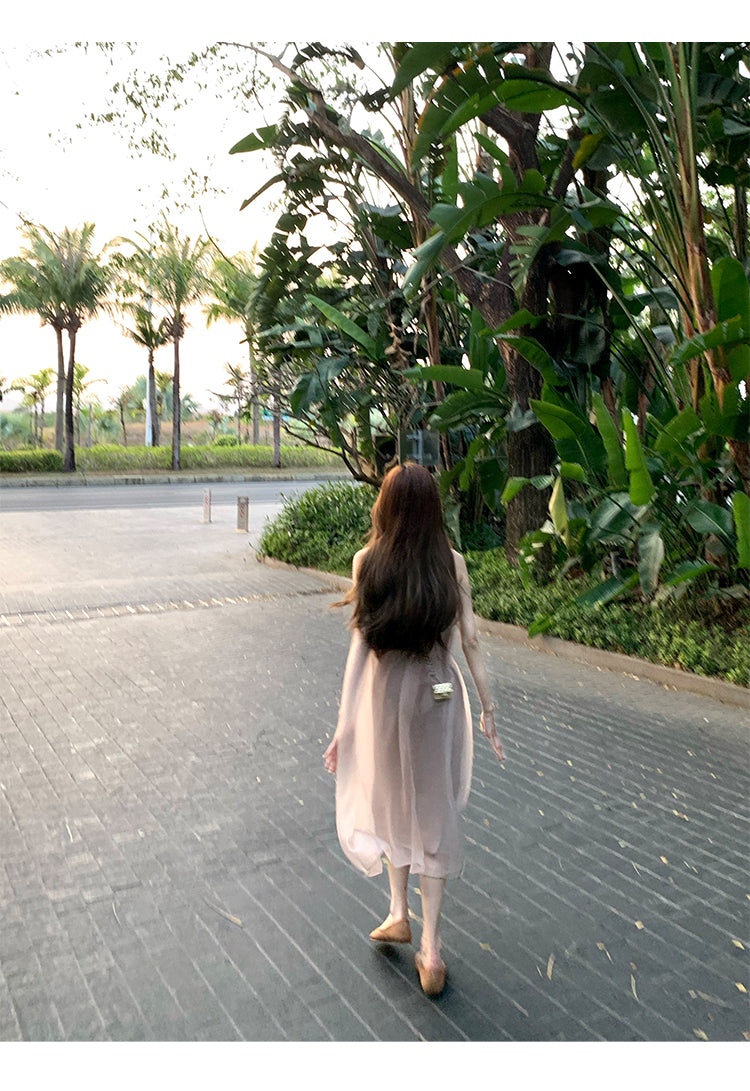 Sat. 麻繩繞脖飄飄裙