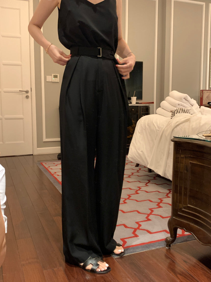 Fri. 簡約V領細肩背心(有同款長褲) 黑