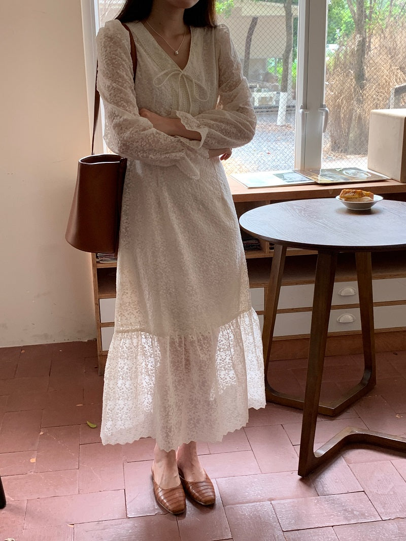 Sat. 溫柔重工蕾絲鉤花魚尾裙 白