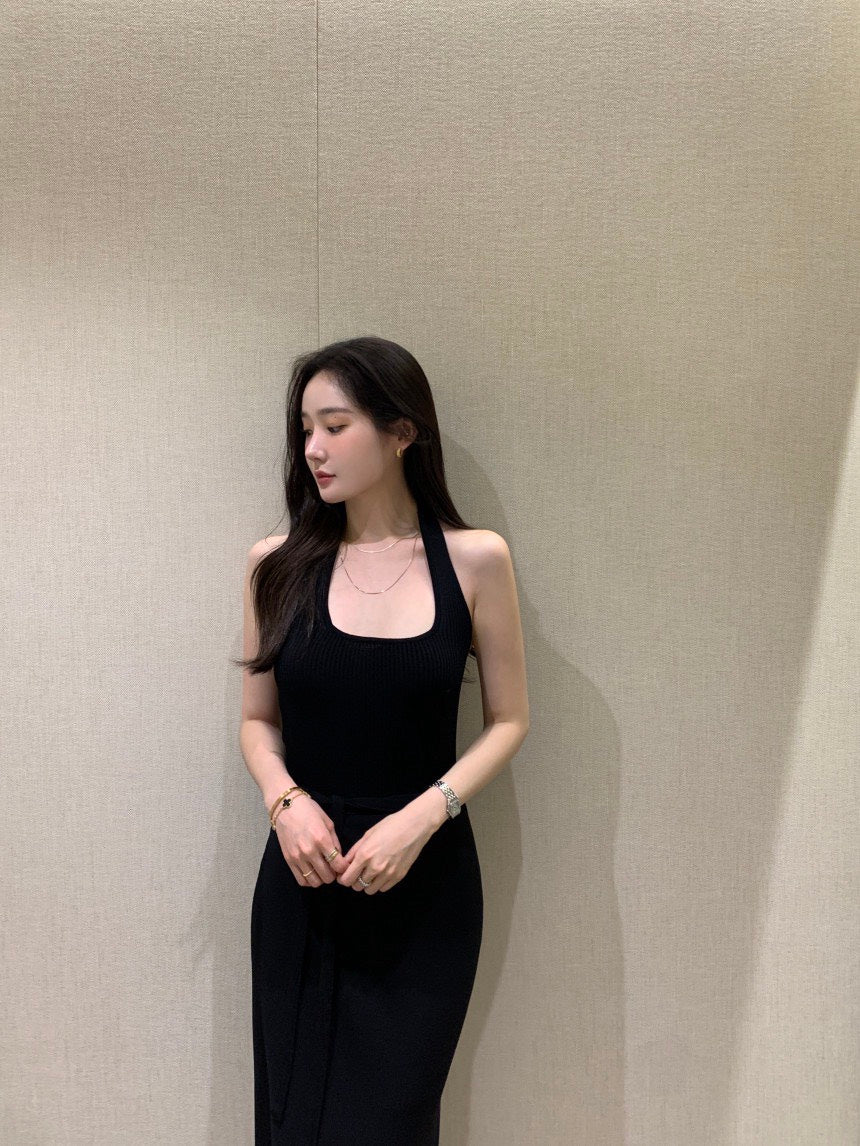 Tue. 帶氛圍氣質開叉掛脖針織連身裙套裝 黑