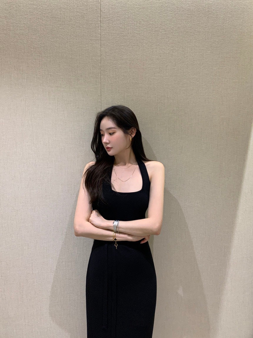 Tue. 帶氛圍氣質開叉掛脖針織連身裙套裝 黑