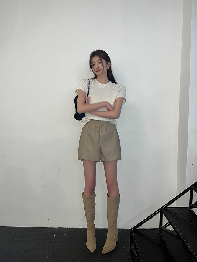 Mon. 高腰無車縫皮短褲 卡其
