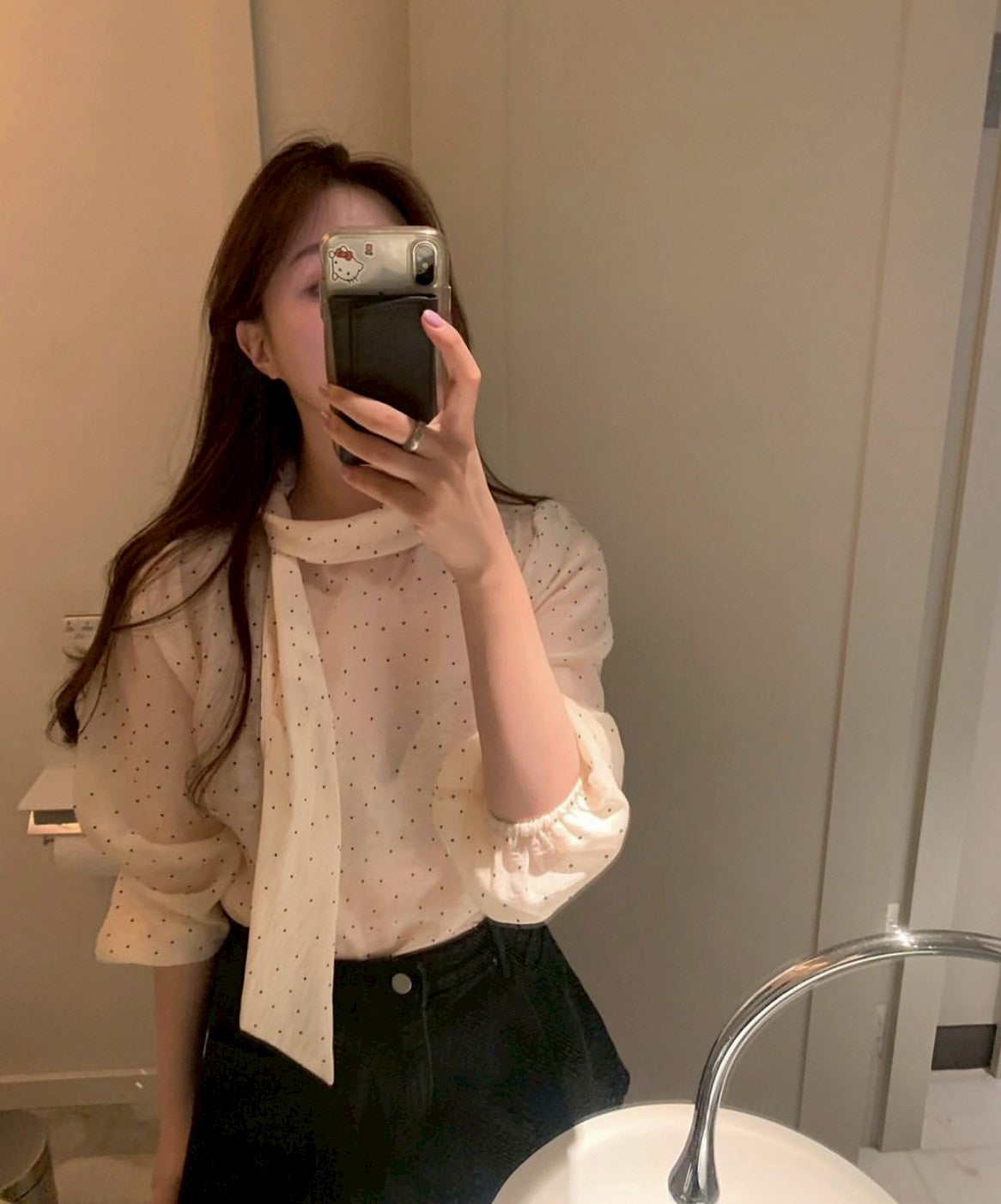 Mon. 韓系波點繫帶長袖襯衫 杏