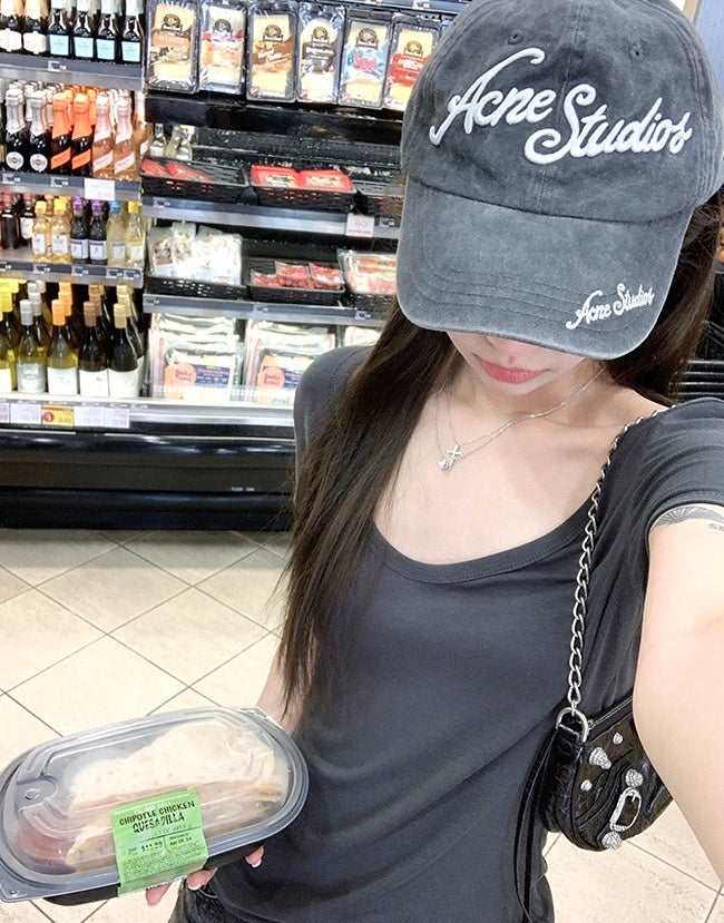 Wed. 薄荷tee簡約寬鬆百搭u領上衣 深灰/白