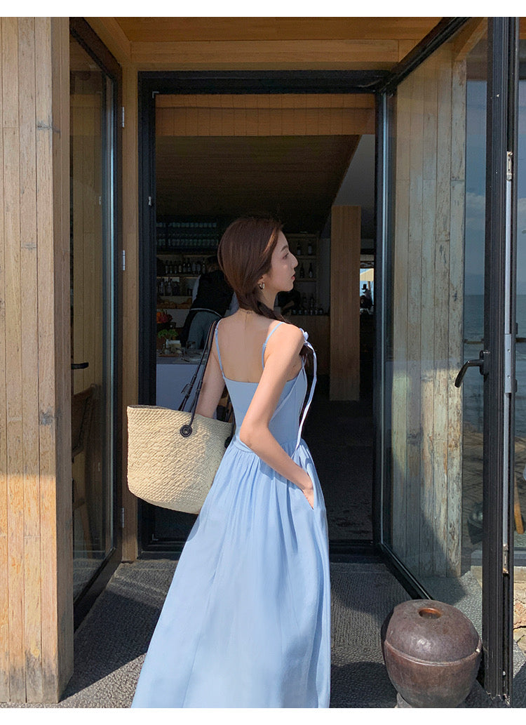 Tue. 夏日百搭U領赫本風自帶胸墊顯瘦連身裙 藍