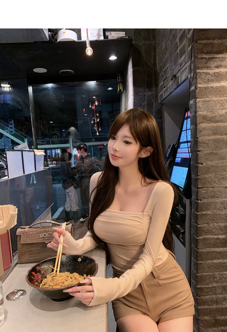 Thu. 韓模曲線 自帶胸墊方領顯瘦長袖上衣 黑/奶油白