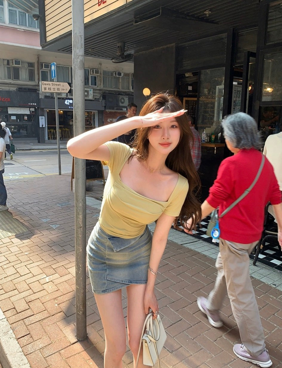 Wed. 漫畫身材 方領顯瘦抓皺上衣 4色