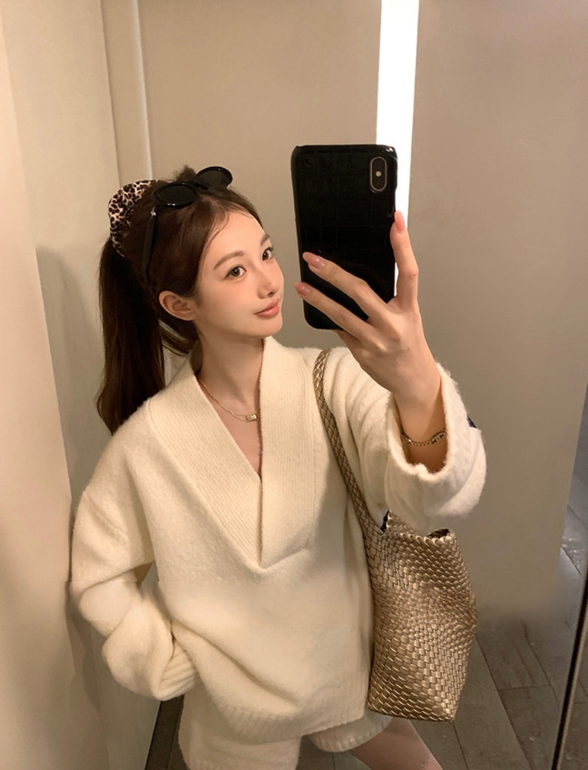 Sat. 鬆弛老錢 jennie同款羊毛大V領針織短褲套装 白/藏青