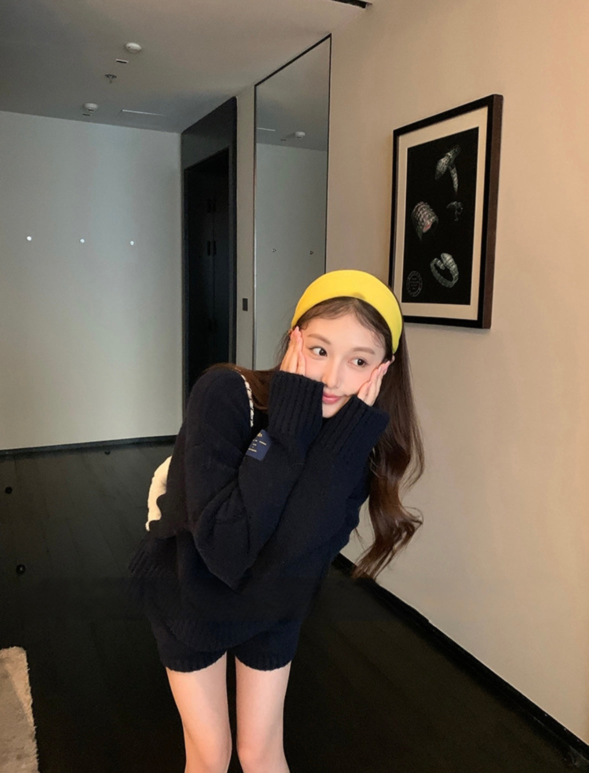Sat. 鬆弛老錢 jennie同款羊毛大V領針織短褲套装 白/藏青