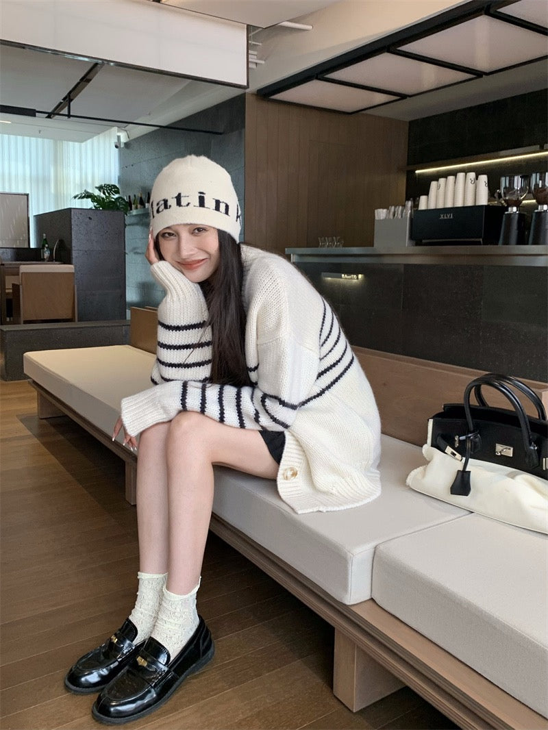Sun. 溫柔軟糯 百搭條紋杏仁針織外套