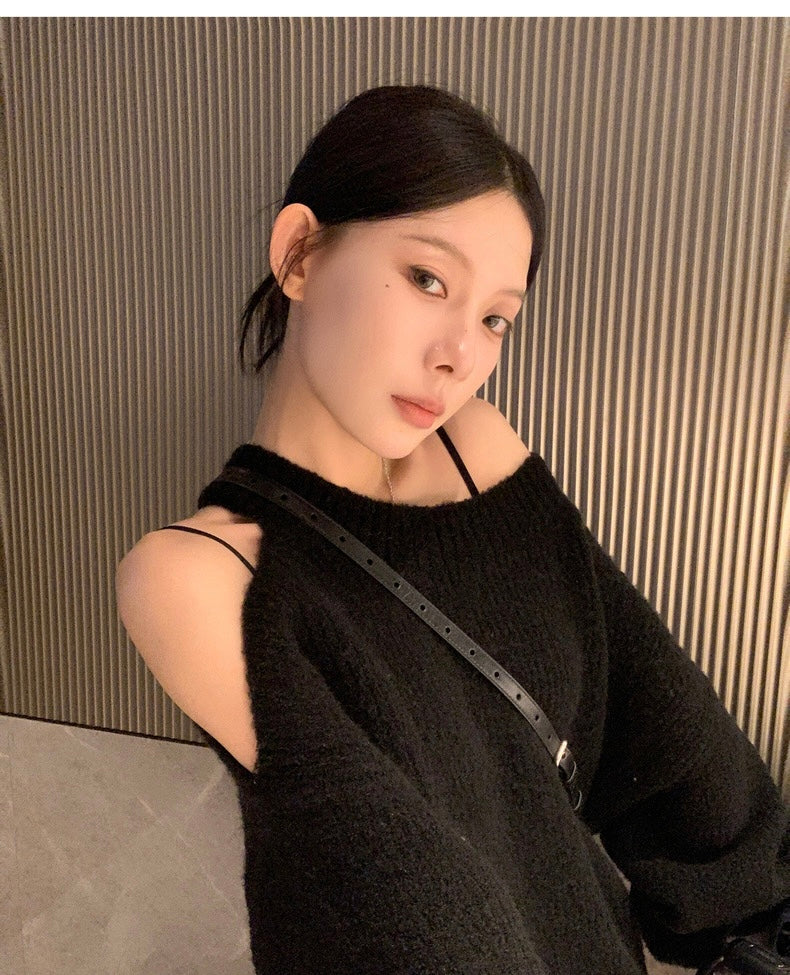Wed. 辣妹冬日 慵懶不規則露肩針織上衣 黑