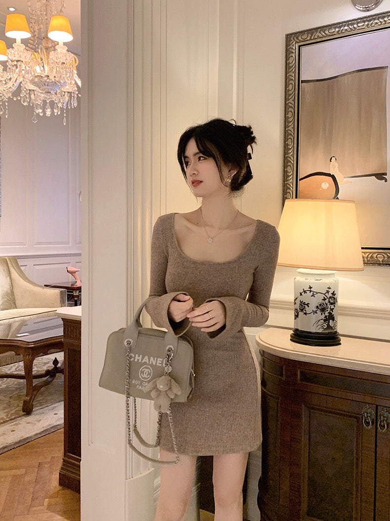 Sun. 閉眼可入 修身喇叭袖連衣裙 燕麥色