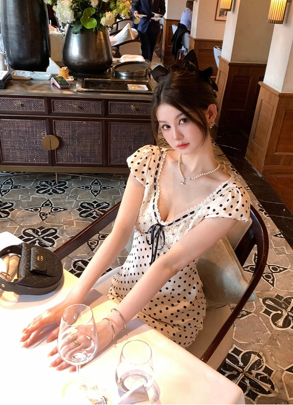 Sun. 露絲穿搭 波點蕾絲拼接氣質連身裙