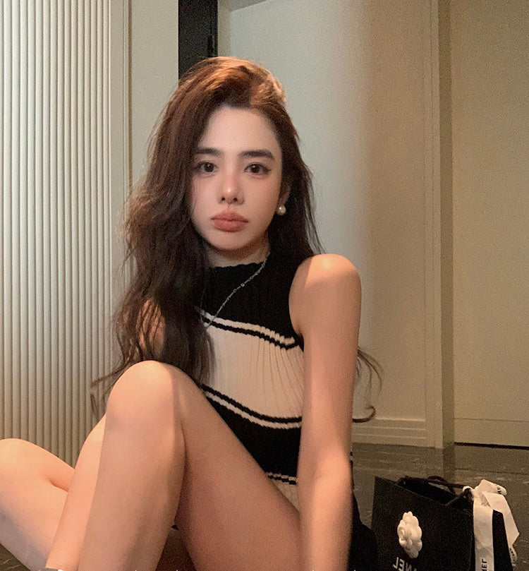 Tue. 旋轉羅紋套頭背心