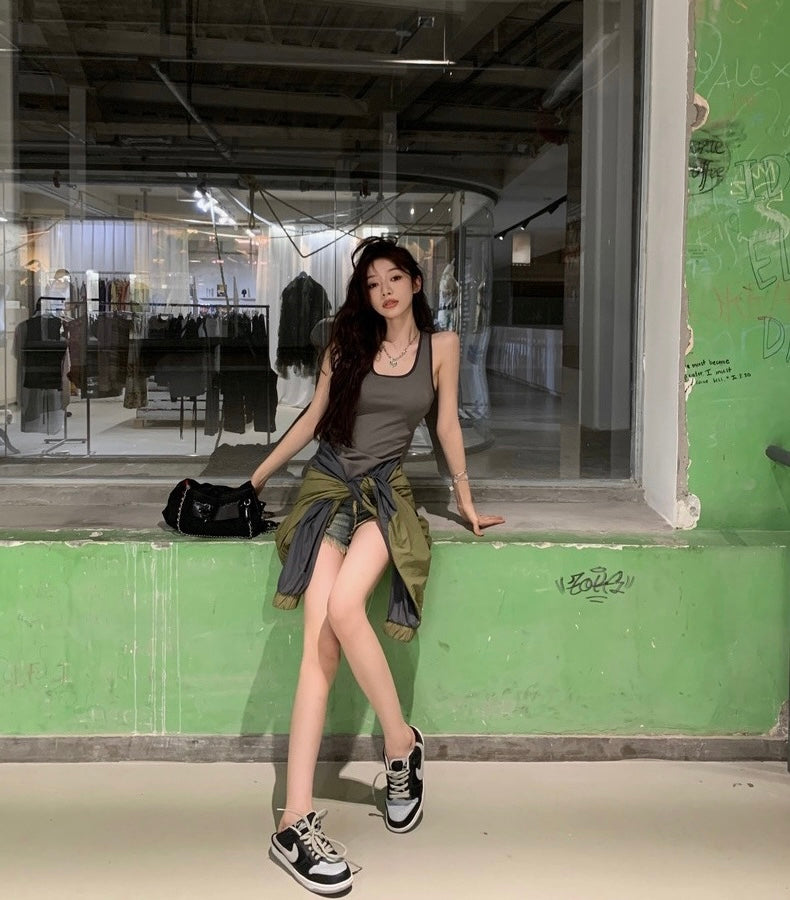 Mon. U領螺紋圓弧背心 灰