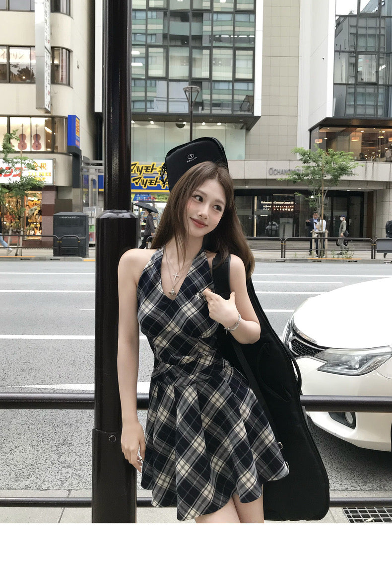 Tue. 昭和少女 日系感格紋削肩收腰連身裙