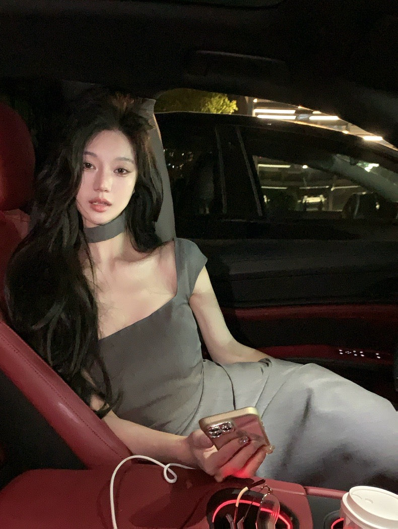 Wed. 高級灰感 清冷御姐方領顯瘦收腰連身裙