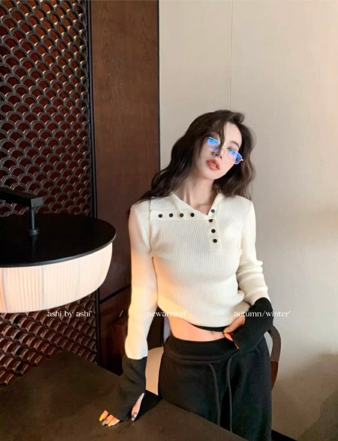 Fri. 氣質別緻 撞色翻領可調鈕扣針織上衣