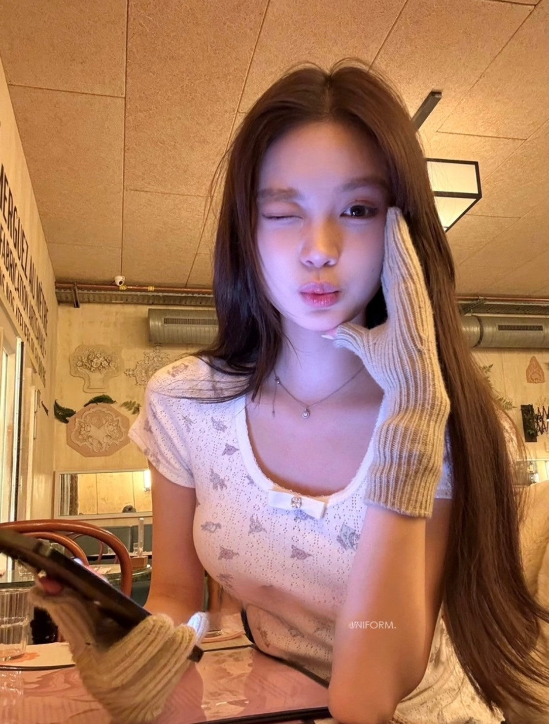 Thu. 香家乖乖女 烤邊特殊機織打底針織上衣 印花款 長/短袖