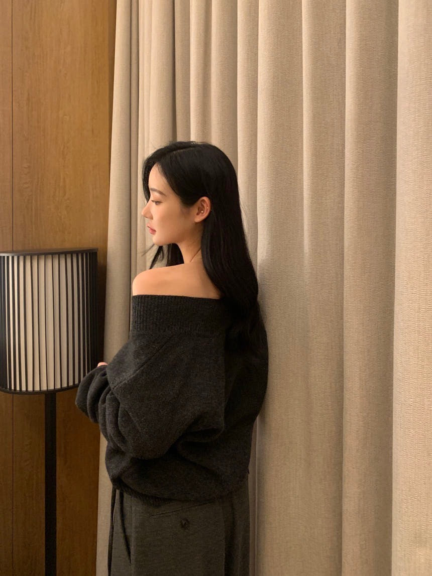 Fri. 通勤百搭 休閒V開領露肩針織上衣 灰