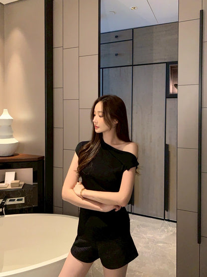 Thu. 元氣少女不規則斜肩顯瘦上衣 黑
