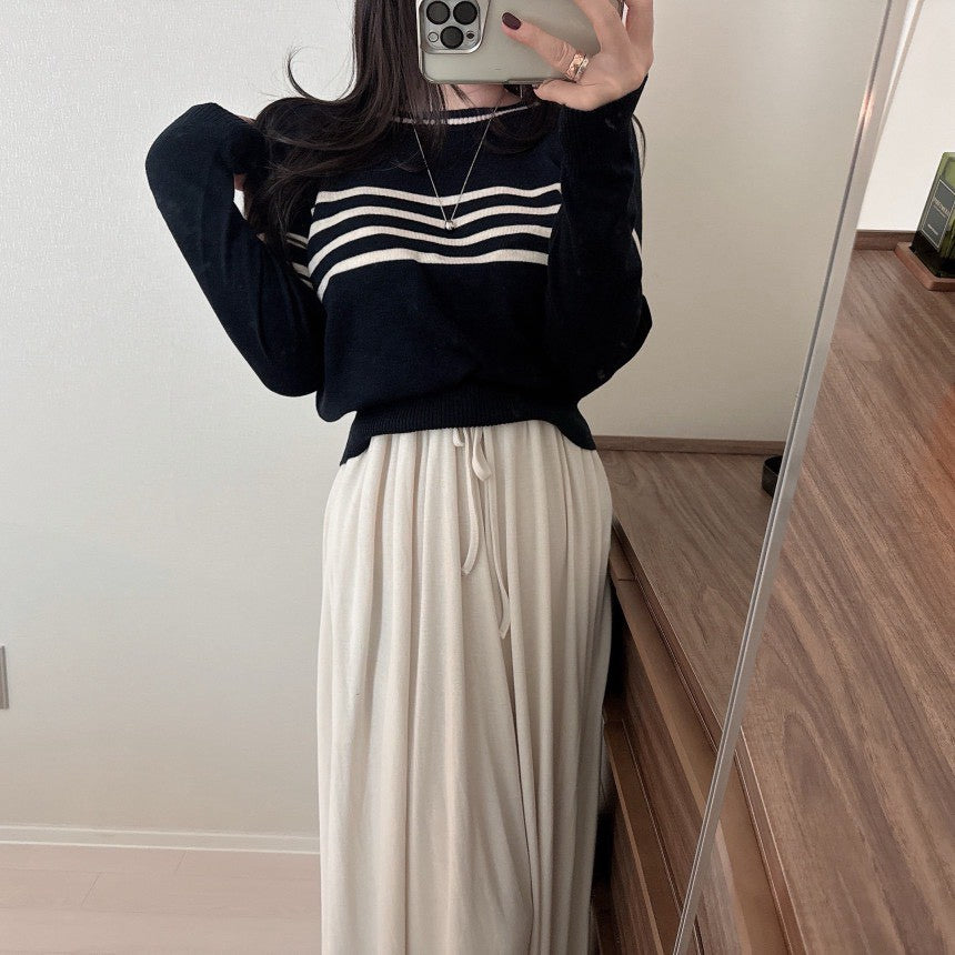 Mon. 簡約撞色線條圓領針織上衣 杏/藍