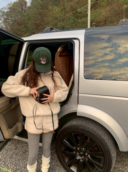 Fri. 冬季戀歌羊羔毛休閒立領上衣短褲套裝 藏藍/杏色