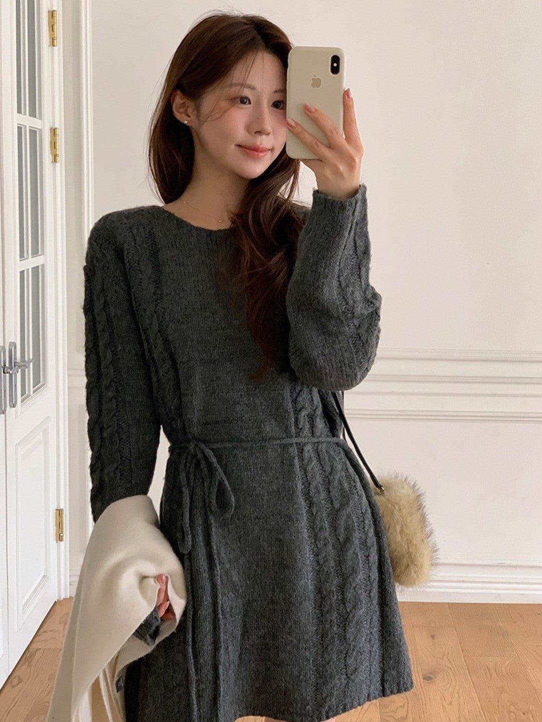 Mon. 鄰家女孩圓領麻花針織長款上衣 米/灰