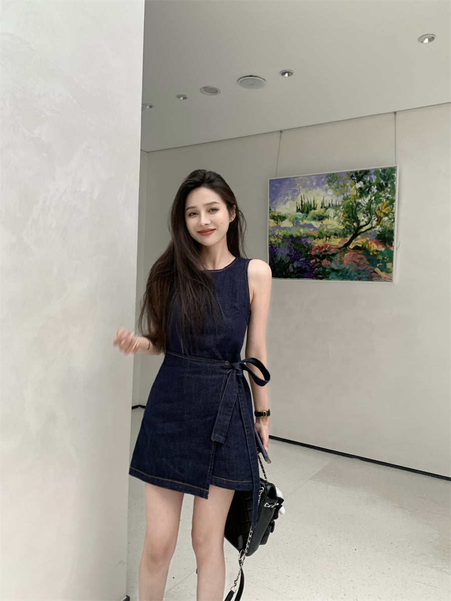 Sun. 小城紀語 圓領牛仔收腰綁帶背心連身裙