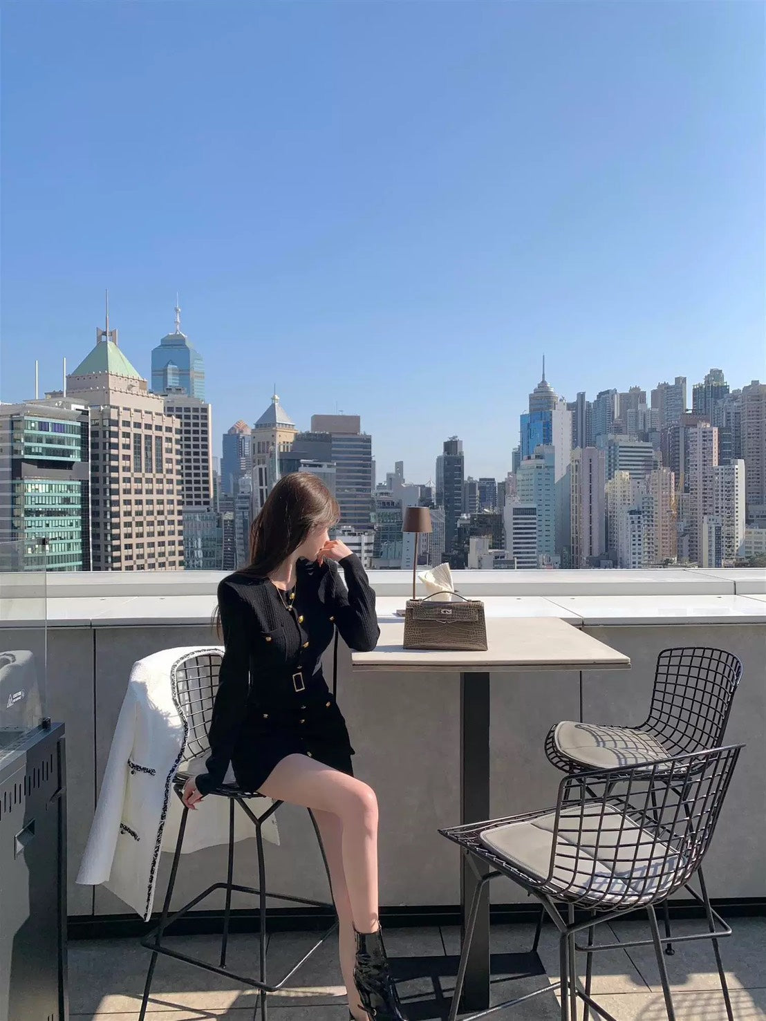 Thu. 江浙滬千金腰帶式金釦圓領針織連衣裙 黑