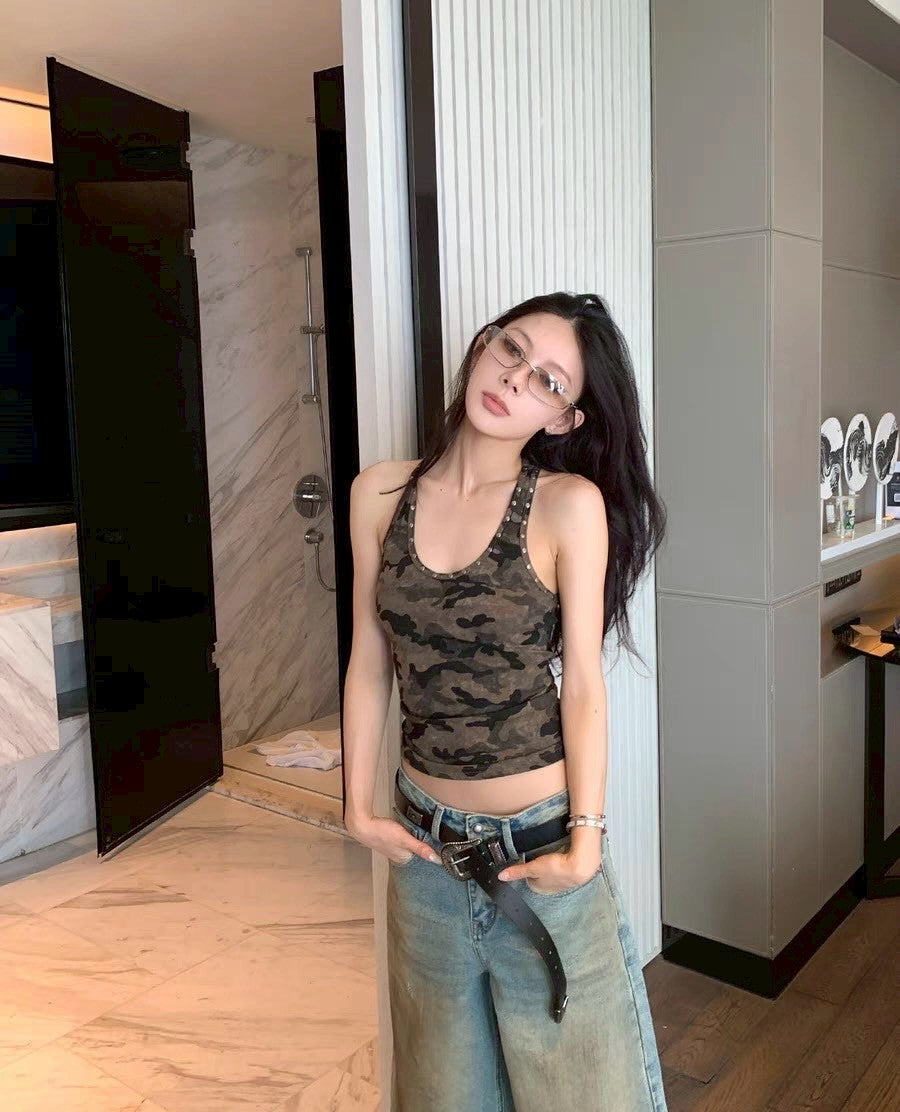 Tue. 美式酷炫髒髒七分牛仔褲