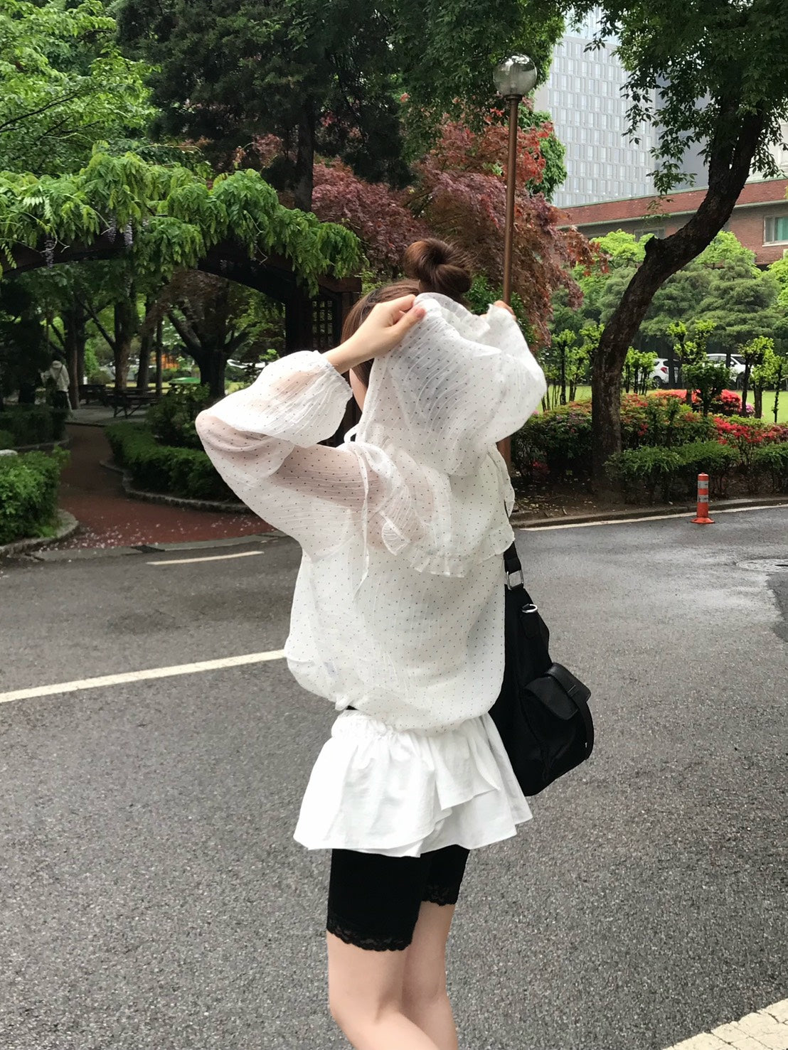 Tue. 日漫少女可愛連帽波點拉鏈外套 白