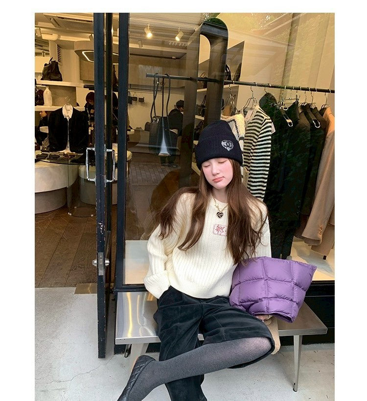 Thu. 麥迪大道小天使刺繡圓領羊毛衣 米