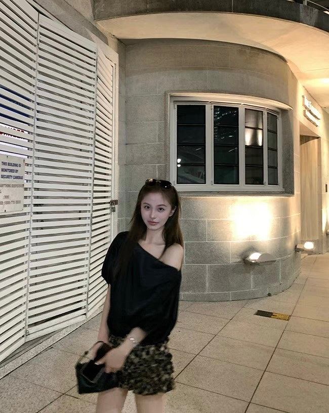 Mon. like Jennie 泡泡緞面珍妮後台同款一字領上衣 黑