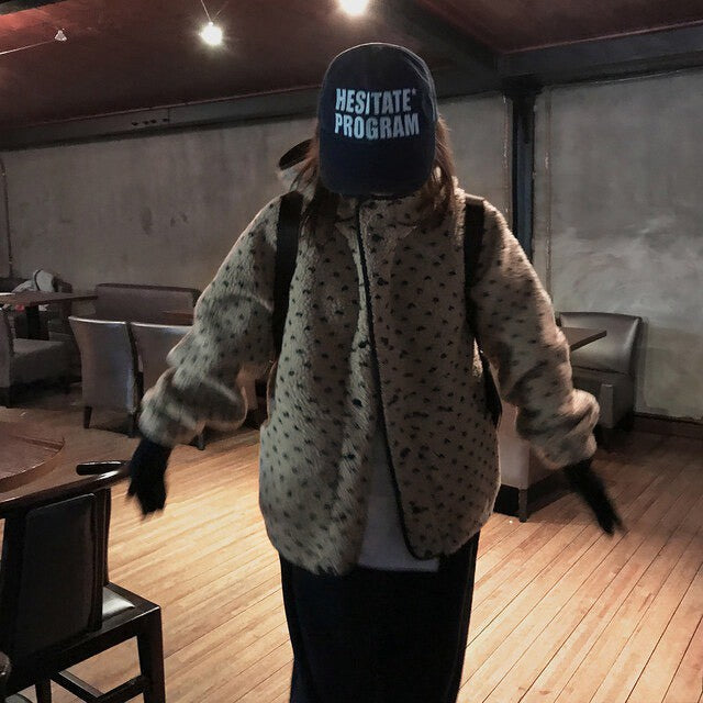 Fri. 熱呼便利店愛心波點羊羔毛連帽外套 咖/灰