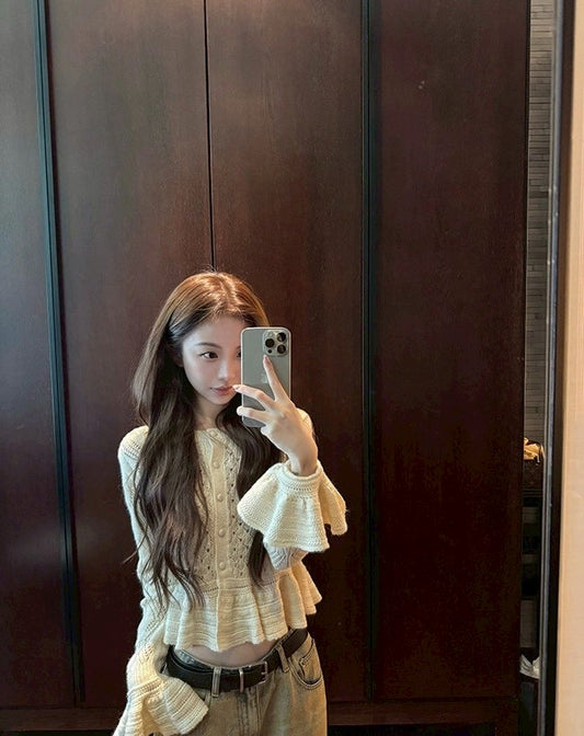 Fri. 奶喵小隊 縷空鉤花袖羊駝針織收腰上衣 杏/黑