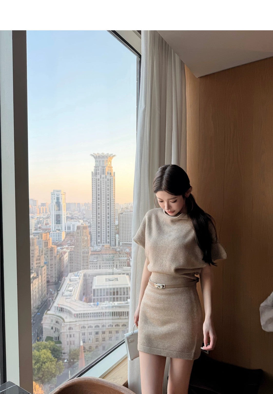 Mon. ‘千金韓女’貴氣半高領高腰針織連身裙 卡其/黑