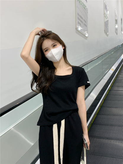 Wed. 大U領華夫格短版上衣 黑/白