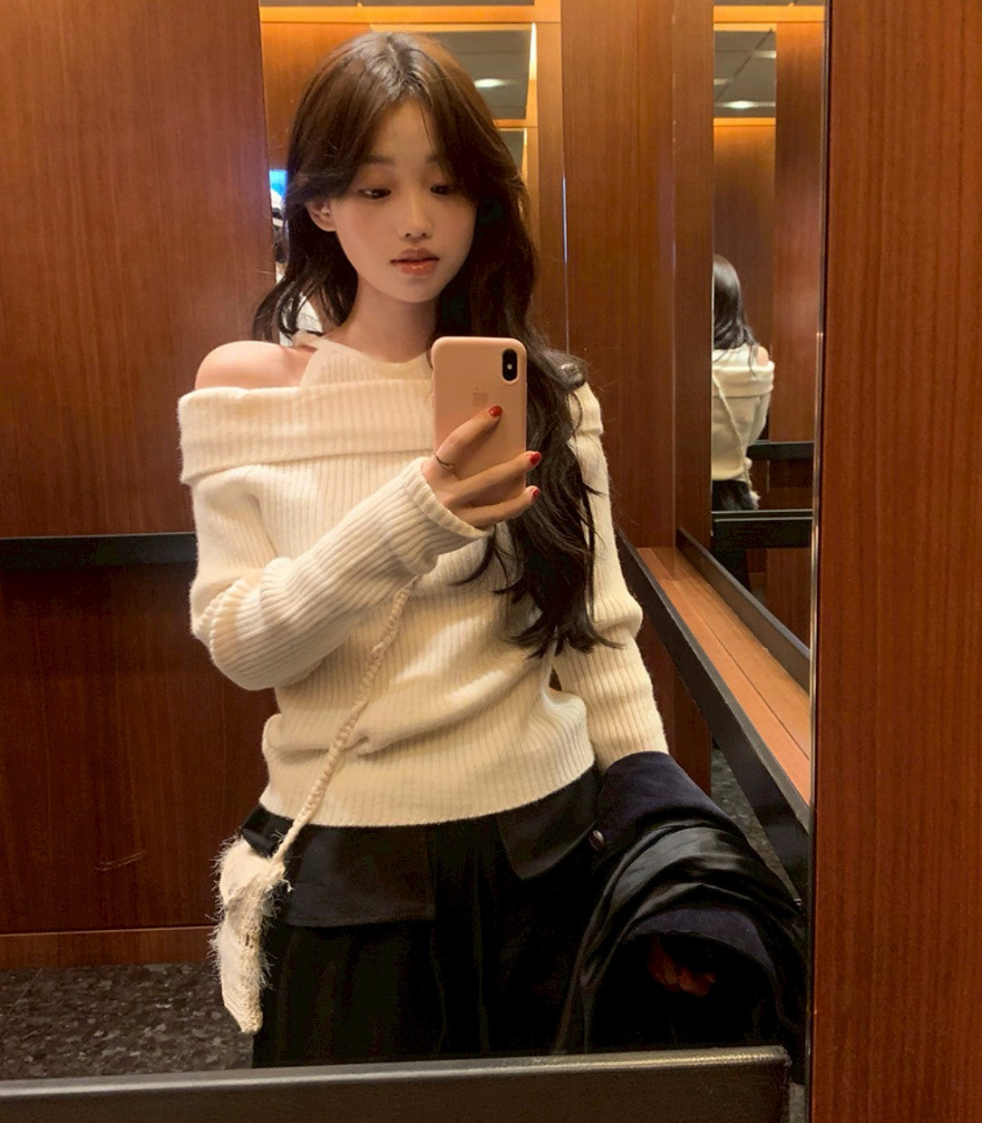 Mon. 純慾滿分 假兩件式露肩修身針織上衣 米/卡其