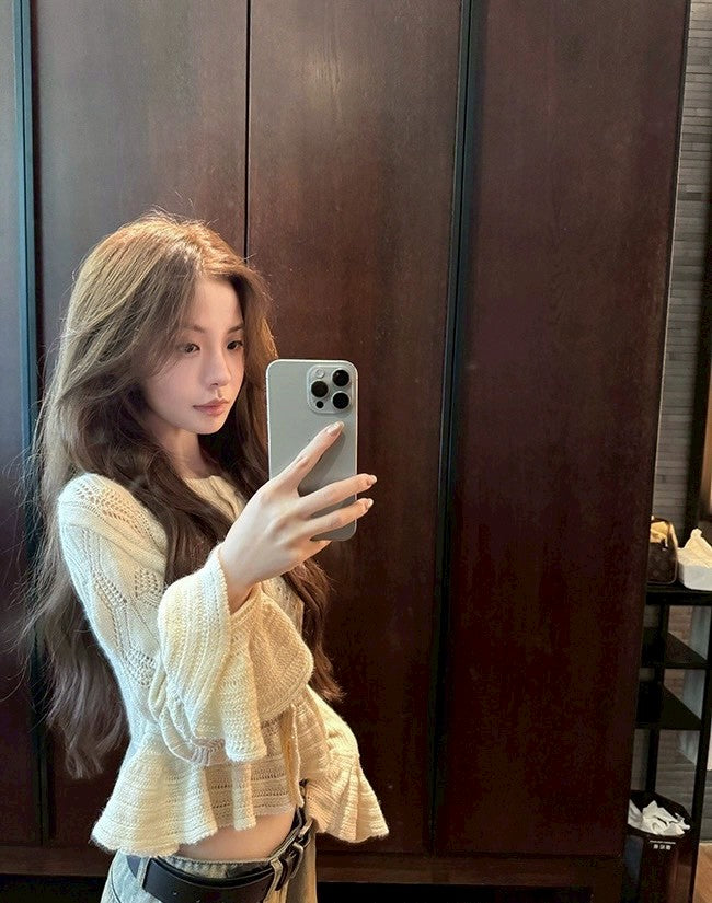 Fri. 奶喵小隊 縷空鉤花袖羊駝針織收腰上衣 杏/黑