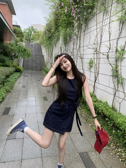 Sun. 小城紀語 圓領牛仔收腰綁帶背心連身裙
