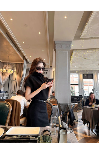 Mon. ‘千金韓女’貴氣半高領高腰針織連身裙 卡其/黑