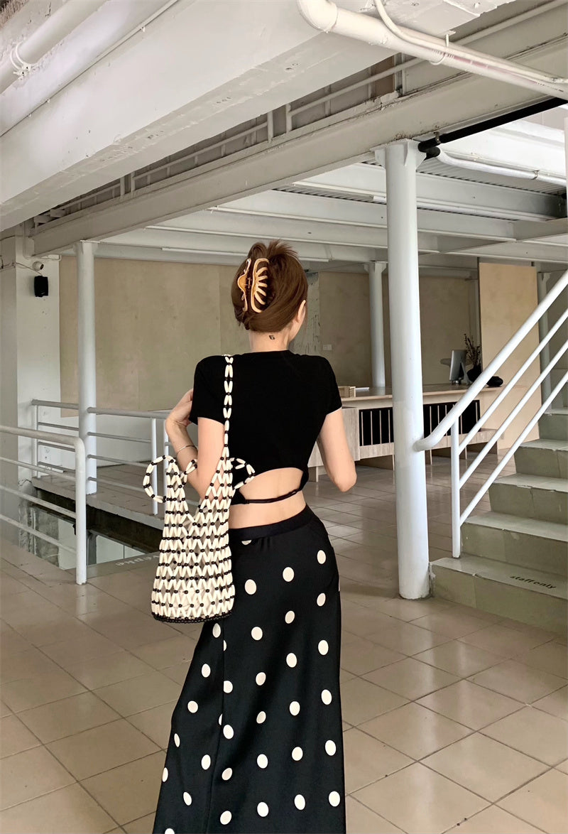 Wed. 復古大波點傘狀半身裙 百搭修身後背設計上衣 黑