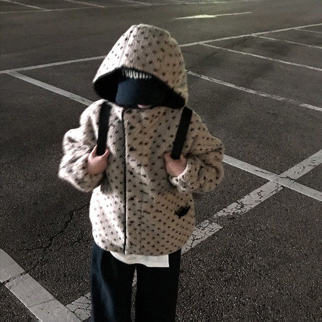 Fri. 熱呼便利店愛心波點羊羔毛連帽外套 咖/灰